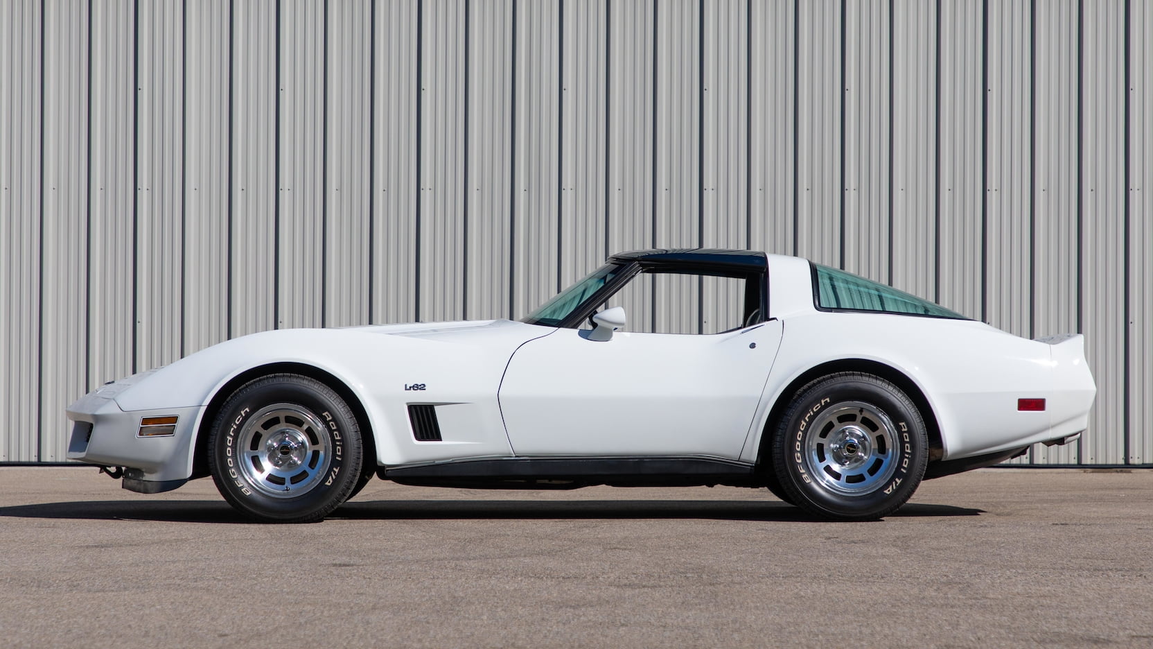Click to Enlarge-Esc to Close Corvette Generations/C3/C3 1980 left.jpg